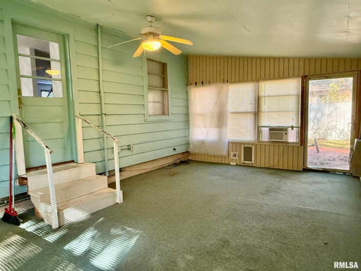1400 CATHERINE Street, Metropolis, Illinois 62960, 3 Bedrooms Bedrooms, 0 ,2 BathroomsBathrooms,Residential,For Sale,CATHERINE,0,RMAEB460240