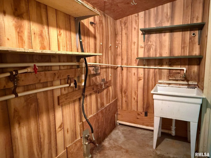 1400 CATHERINE Street, Metropolis, Illinois 62960, 3 Bedrooms Bedrooms, 0 ,2 BathroomsBathrooms,Residential,For Sale,CATHERINE,0,RMAEB460240