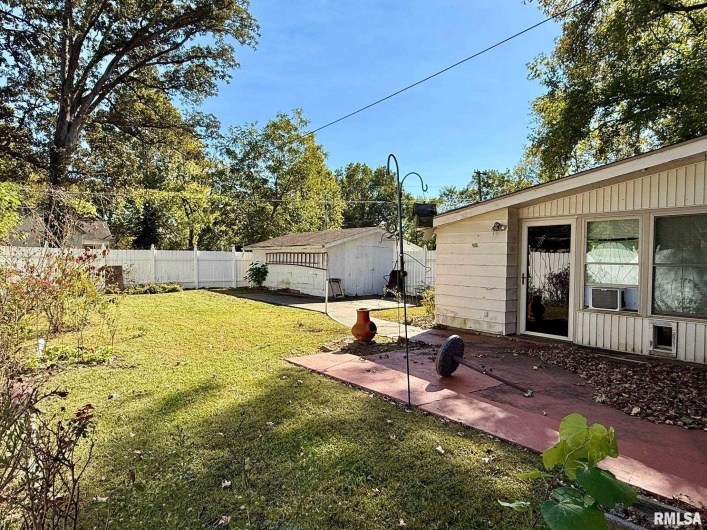 1400 CATHERINE Street, Metropolis, Illinois 62960, 3 Bedrooms Bedrooms, 0 ,2 BathroomsBathrooms,Residential,For Sale,CATHERINE,0,RMAEB460240