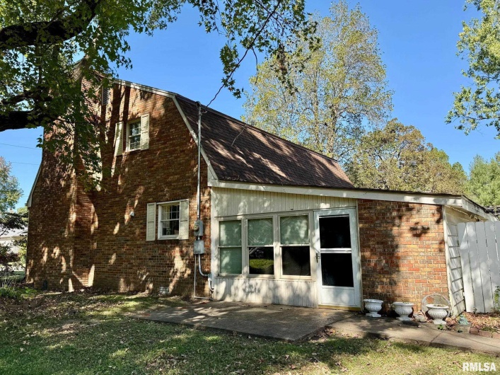 1400 CATHERINE Street, Metropolis, Illinois 62960, 3 Bedrooms Bedrooms, 0 ,2 BathroomsBathrooms,Residential,For Sale,CATHERINE,0,RMAEB460240