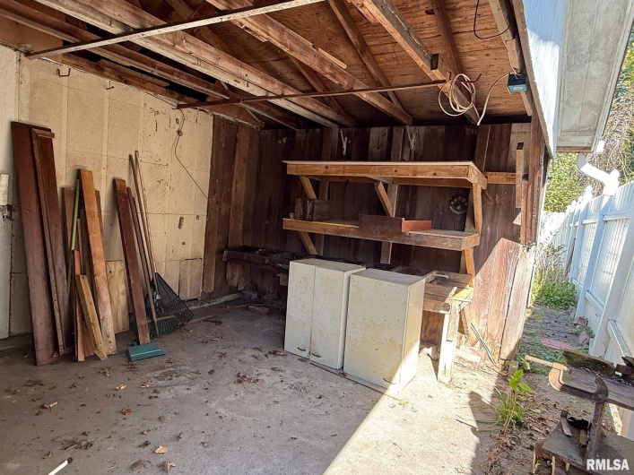 1400 CATHERINE Street, Metropolis, Illinois 62960, 3 Bedrooms Bedrooms, 0 ,2 BathroomsBathrooms,Residential,For Sale,CATHERINE,0,RMAEB460240