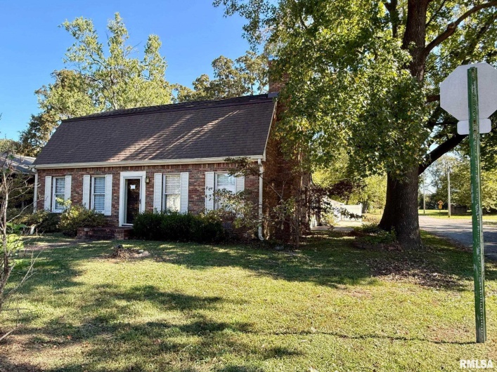 1400 CATHERINE Street, Metropolis, Illinois 62960, 3 Bedrooms Bedrooms, 0 ,2 BathroomsBathrooms,Residential,For Sale,CATHERINE,0,RMAEB460240