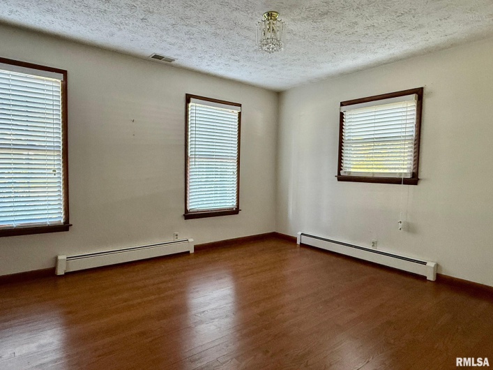 1400 CATHERINE Street, Metropolis, Illinois 62960, 3 Bedrooms Bedrooms, 0 ,2 BathroomsBathrooms,Residential,For Sale,CATHERINE,0,RMAEB460240