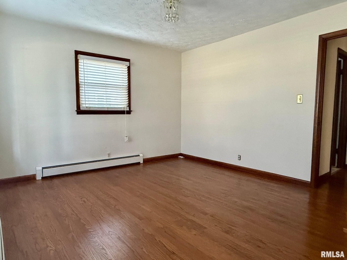 1400 CATHERINE Street, Metropolis, Illinois 62960, 3 Bedrooms Bedrooms, 0 ,2 BathroomsBathrooms,Residential,For Sale,CATHERINE,0,RMAEB460240
