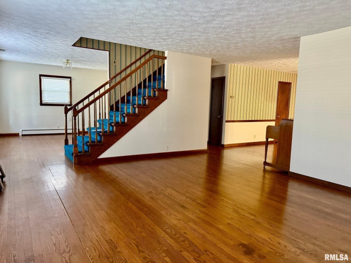 1400 CATHERINE Street, Metropolis, Illinois 62960, 3 Bedrooms Bedrooms, 0 ,2 BathroomsBathrooms,Residential,For Sale,CATHERINE,0,RMAEB460240