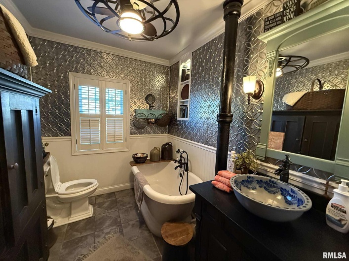 200 12TH Street, Herrin, Illinois 62948, 4 Bedrooms Bedrooms, 0 ,3 BathroomsBathrooms,Residential,For Sale,12TH,0,RMAQC4268705