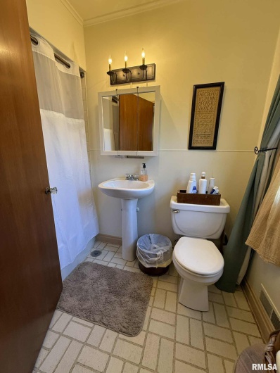 200 12TH Street, Herrin, Illinois 62948, 4 Bedrooms Bedrooms, 0 ,3 BathroomsBathrooms,Residential,For Sale,12TH,0,RMAQC4268705