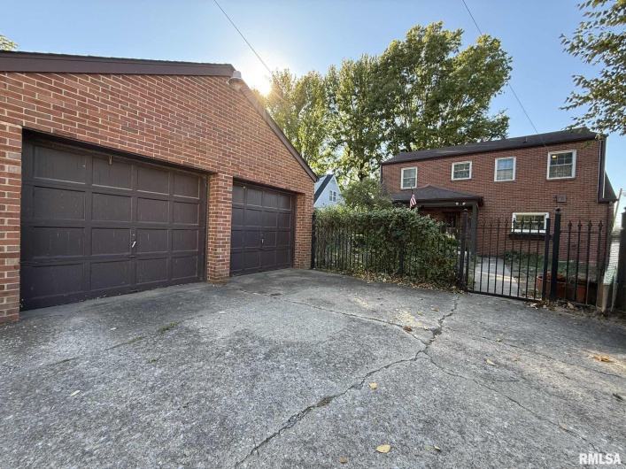 200 12TH Street, Herrin, Illinois 62948, 4 Bedrooms Bedrooms, 0 ,3 BathroomsBathrooms,Residential,For Sale,12TH,0,RMAQC4268705