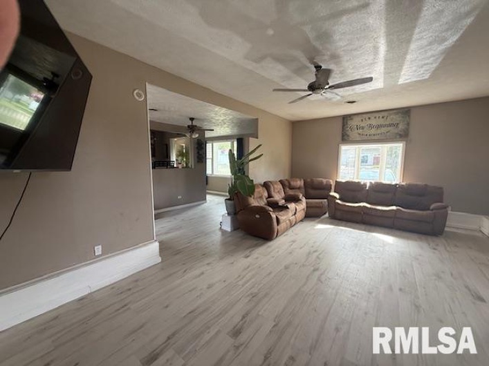 401 CROSS Street, Herrin, Illinois 62948, 3 Bedrooms Bedrooms, 0 ,2 BathroomsBathrooms,Residential,For Sale,CROSS,0,RMAEB460243