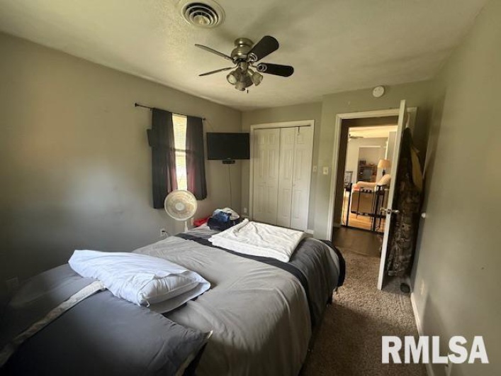 401 CROSS Street, Herrin, Illinois 62948, 3 Bedrooms Bedrooms, 0 ,2 BathroomsBathrooms,Residential,For Sale,CROSS,0,RMAEB460243