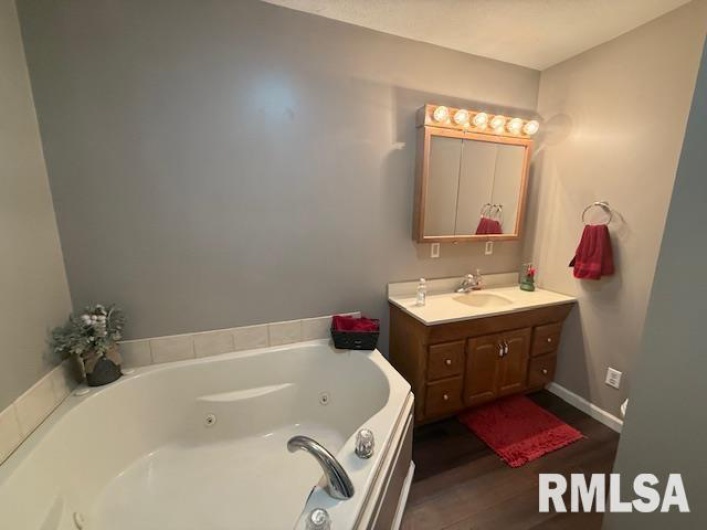 401 CROSS Street, Herrin, Illinois 62948, 3 Bedrooms Bedrooms, 0 ,2 BathroomsBathrooms,Residential,For Sale,CROSS,0,RMAEB460243