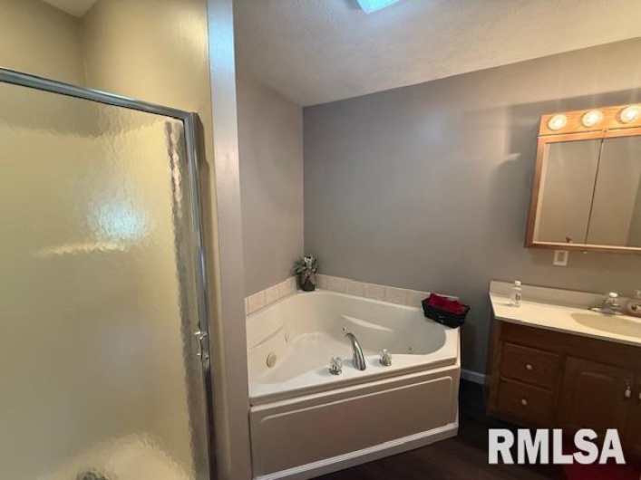401 CROSS Street, Herrin, Illinois 62948, 3 Bedrooms Bedrooms, 0 ,2 BathroomsBathrooms,Residential,For Sale,CROSS,0,RMAEB460243