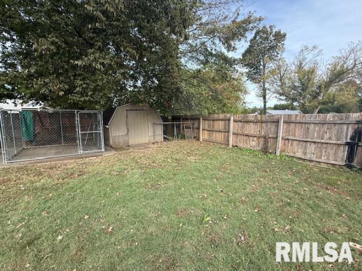 401 CROSS Street, Herrin, Illinois 62948, 3 Bedrooms Bedrooms, 0 ,2 BathroomsBathrooms,Residential,For Sale,CROSS,0,RMAEB460243