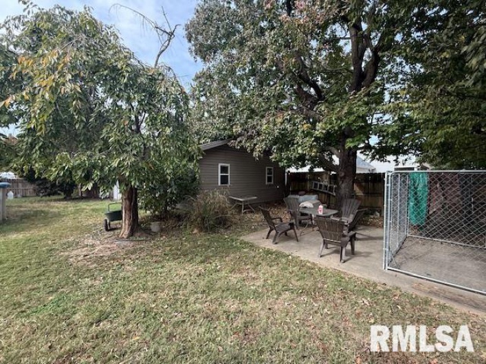 401 CROSS Street, Herrin, Illinois 62948, 3 Bedrooms Bedrooms, 0 ,2 BathroomsBathrooms,Residential,For Sale,CROSS,0,RMAEB460243