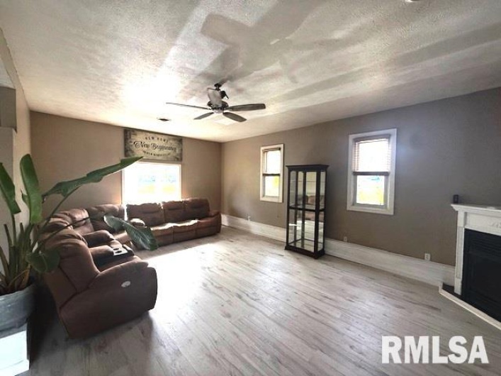 401 CROSS Street, Herrin, Illinois 62948, 3 Bedrooms Bedrooms, 0 ,2 BathroomsBathrooms,Residential,For Sale,CROSS,0,RMAEB460243