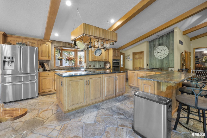 1810 Berryville Road, Jonesboro, Illinois 62952, 5 Bedrooms Bedrooms, 0 ,3 BathroomsBathrooms,Residential,For Sale,Berryville,0,RMAEB460246