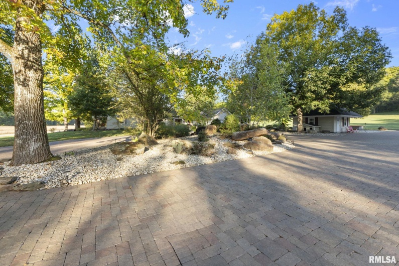 1810 Berryville Road, Jonesboro, Illinois 62952, 5 Bedrooms Bedrooms, 0 ,3 BathroomsBathrooms,Residential,For Sale,Berryville,0,RMAEB460246