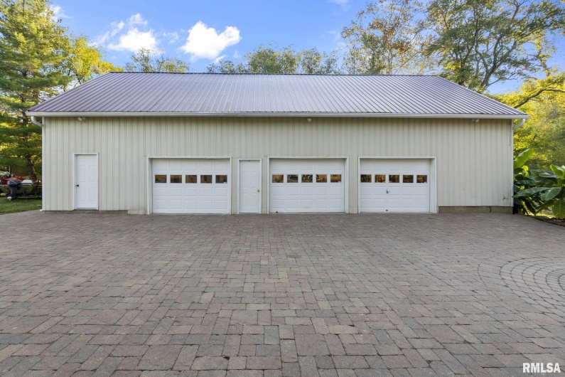 1810 Berryville Road, Jonesboro, Illinois 62952, 5 Bedrooms Bedrooms, 0 ,3 BathroomsBathrooms,Residential,For Sale,Berryville,0,RMAEB460246