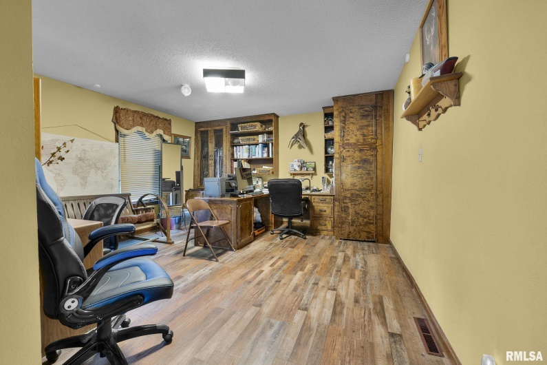 1810 Berryville Road, Jonesboro, Illinois 62952, 5 Bedrooms Bedrooms, 0 ,3 BathroomsBathrooms,Residential,For Sale,Berryville,0,RMAEB460246