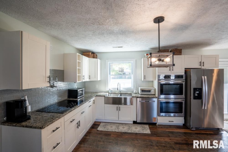 910 FAIRLANE Drive, Marion, Illinois 62959, 6 Bedrooms Bedrooms, 0 ,3 BathroomsBathrooms,Residential,For Sale,FAIRLANE,0,RMAQC4268732