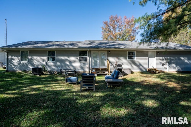 910 FAIRLANE Drive, Marion, Illinois 62959, 6 Bedrooms Bedrooms, 0 ,3 BathroomsBathrooms,Residential,For Sale,FAIRLANE,0,RMAQC4268732