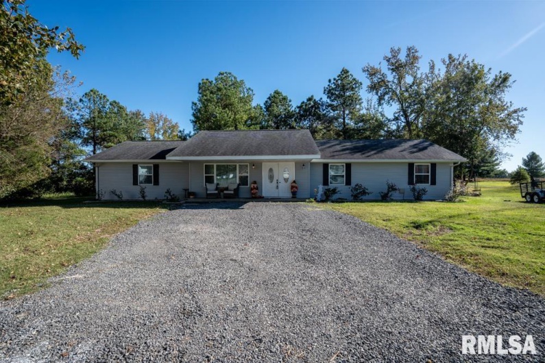 910 FAIRLANE Drive, Marion, Illinois 62959, 6 Bedrooms Bedrooms, 0 ,3 BathroomsBathrooms,Residential,For Sale,FAIRLANE,0,RMAQC4268732