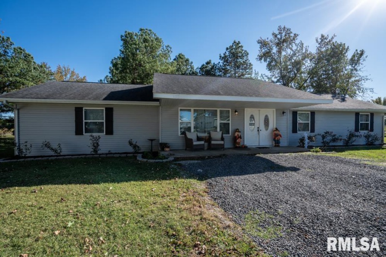 910 FAIRLANE Drive, Marion, Illinois 62959, 6 Bedrooms Bedrooms, 0 ,3 BathroomsBathrooms,Residential,For Sale,FAIRLANE,0,RMAQC4268732