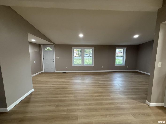 103 Board Street, Elkville, Illinois 62932, 4 Bedrooms Bedrooms, 0 ,2 BathroomsBathrooms,Residential,For Sale,Board,0,RMAQC4268734