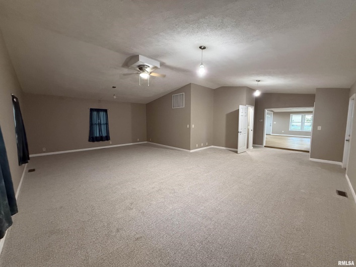 103 Board Street, Elkville, Illinois 62932, 4 Bedrooms Bedrooms, 0 ,2 BathroomsBathrooms,Residential,For Sale,Board,0,RMAQC4268734