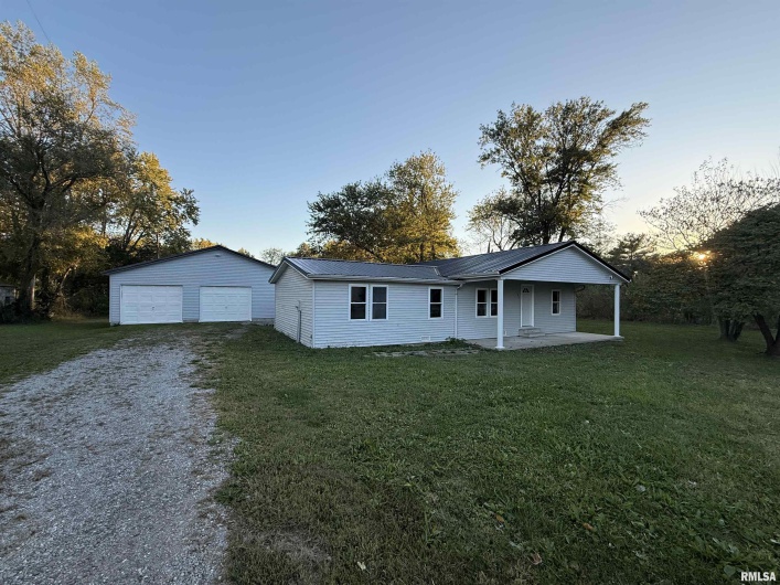 103 Board Street, Elkville, Illinois 62932, 4 Bedrooms Bedrooms, 0 ,2 BathroomsBathrooms,Residential,For Sale,Board,0,RMAQC4268734