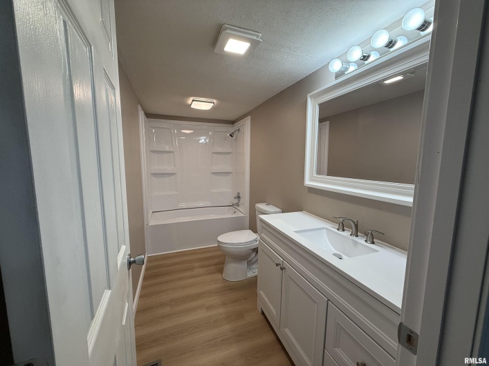 103 Board Street, Elkville, Illinois 62932, 4 Bedrooms Bedrooms, 0 ,2 BathroomsBathrooms,Residential,For Sale,Board,0,RMAQC4268734