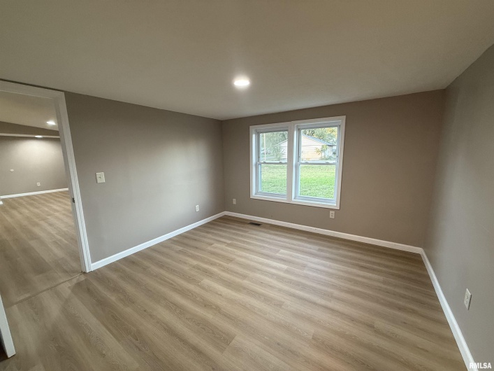 103 Board Street, Elkville, Illinois 62932, 4 Bedrooms Bedrooms, 0 ,2 BathroomsBathrooms,Residential,For Sale,Board,0,RMAQC4268734