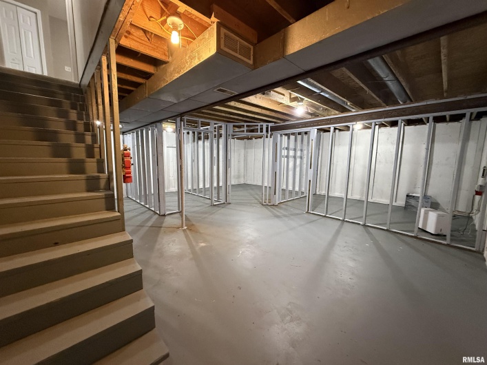 103 Board Street, Elkville, Illinois 62932, 4 Bedrooms Bedrooms, 0 ,2 BathroomsBathrooms,Residential,For Sale,Board,0,RMAQC4268734