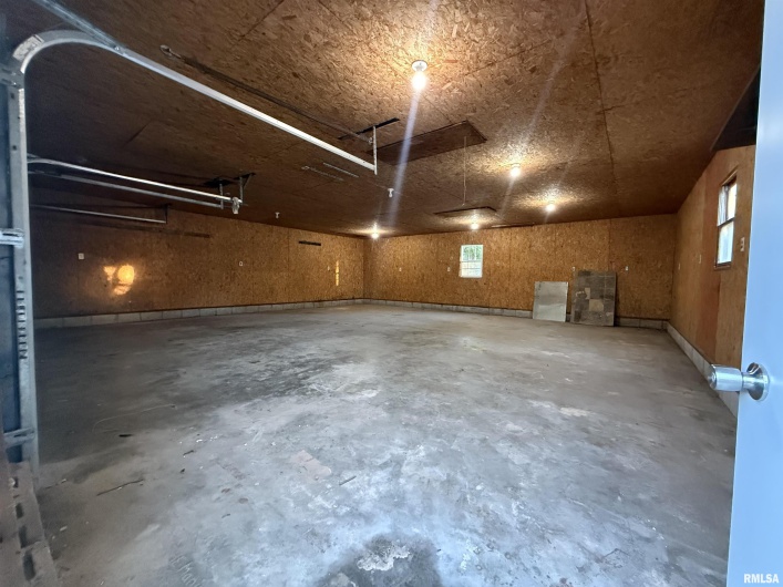 103 Board Street, Elkville, Illinois 62932, 4 Bedrooms Bedrooms, 0 ,2 BathroomsBathrooms,Residential,For Sale,Board,0,RMAQC4268734