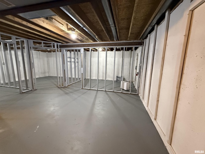 103 Board Street, Elkville, Illinois 62932, 4 Bedrooms Bedrooms, 0 ,2 BathroomsBathrooms,Residential,For Sale,Board,0,RMAQC4268734