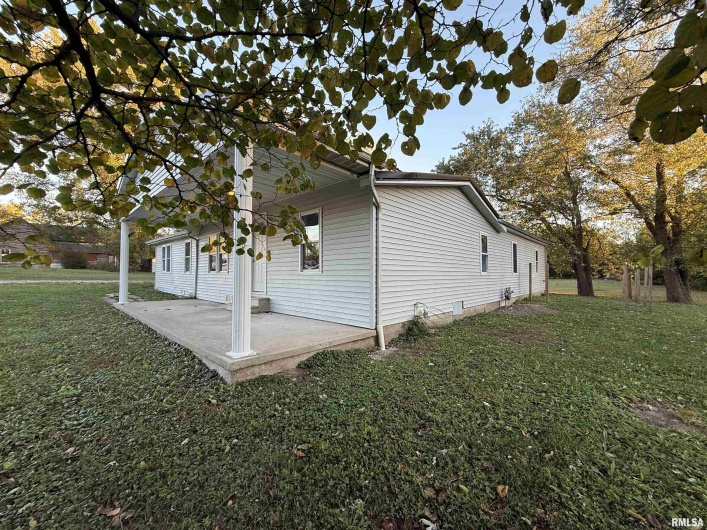 103 Board Street, Elkville, Illinois 62932, 4 Bedrooms Bedrooms, 0 ,2 BathroomsBathrooms,Residential,For Sale,Board,0,RMAQC4268734