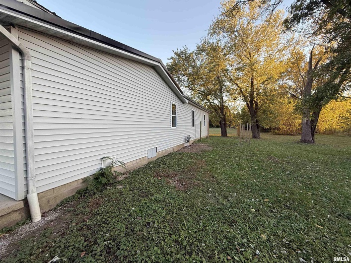 103 Board Street, Elkville, Illinois 62932, 4 Bedrooms Bedrooms, 0 ,2 BathroomsBathrooms,Residential,For Sale,Board,0,RMAQC4268734