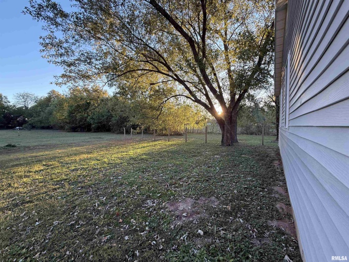 103 Board Street, Elkville, Illinois 62932, 4 Bedrooms Bedrooms, 0 ,2 BathroomsBathrooms,Residential,For Sale,Board,0,RMAQC4268734