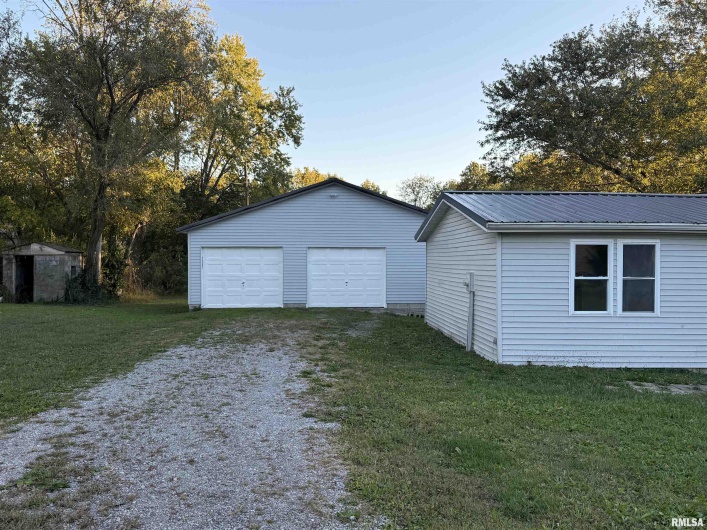 103 Board Street, Elkville, Illinois 62932, 4 Bedrooms Bedrooms, 0 ,2 BathroomsBathrooms,Residential,For Sale,Board,0,RMAQC4268734