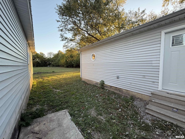 103 Board Street, Elkville, Illinois 62932, 4 Bedrooms Bedrooms, 0 ,2 BathroomsBathrooms,Residential,For Sale,Board,0,RMAQC4268734