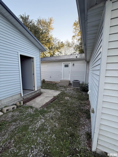 103 Board Street, Elkville, Illinois 62932, 4 Bedrooms Bedrooms, 0 ,2 BathroomsBathrooms,Residential,For Sale,Board,0,RMAQC4268734