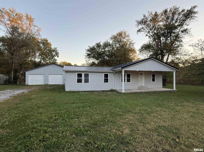 103 Board Street, Elkville, Illinois 62932, 4 Bedrooms Bedrooms, 0 ,2 BathroomsBathrooms,Residential,For Sale,Board,0,RMAQC4268734