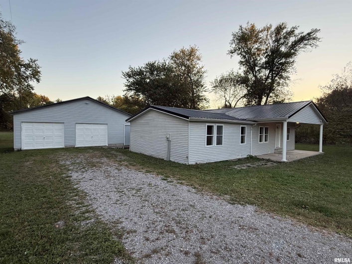 103 Board Street, Elkville, Illinois 62932, 4 Bedrooms Bedrooms, 0 ,2 BathroomsBathrooms,Residential,For Sale,Board,0,RMAQC4268734