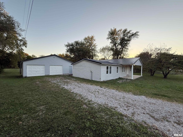 103 Board Street, Elkville, Illinois 62932, 4 Bedrooms Bedrooms, 0 ,2 BathroomsBathrooms,Residential,For Sale,Board,0,RMAQC4268734