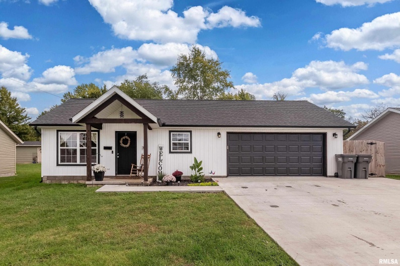 306 PENNSYLVANIA Avenue, Carterville, Illinois 62918, 3 Bedrooms Bedrooms, 0 ,2 BathroomsBathrooms,Residential,For Sale,PENNSYLVANIA,0,RMAQC4268585