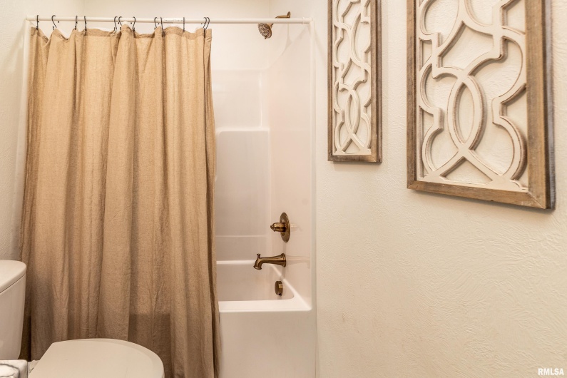 306 PENNSYLVANIA Avenue, Carterville, Illinois 62918, 3 Bedrooms Bedrooms, 0 ,2 BathroomsBathrooms,Residential,For Sale,PENNSYLVANIA,0,RMAQC4268585