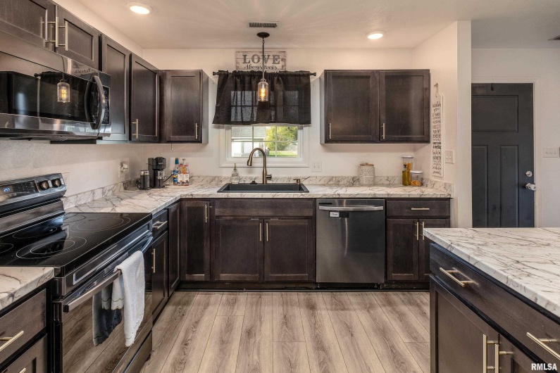 306 PENNSYLVANIA Avenue, Carterville, Illinois 62918, 3 Bedrooms Bedrooms, 0 ,2 BathroomsBathrooms,Residential,For Sale,PENNSYLVANIA,0,RMAQC4268585