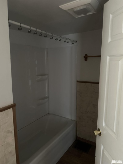 620 10TH Street, Herrin, Illinois 62948, 3 Bedrooms Bedrooms, 0 ,1 BathroomBathrooms,Residential,For Sale,10TH,0,RMAQC4268740