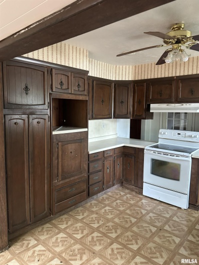 620 10TH Street, Herrin, Illinois 62948, 3 Bedrooms Bedrooms, 0 ,1 BathroomBathrooms,Residential,For Sale,10TH,0,RMAQC4268740
