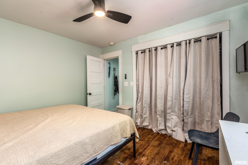 620 ALMOND Street, Carbondale, Illinois 62901, 2 Bedrooms Bedrooms, 0 ,2 BathroomsBathrooms,Residential,For Sale,ALMOND,0,RMAEB460058